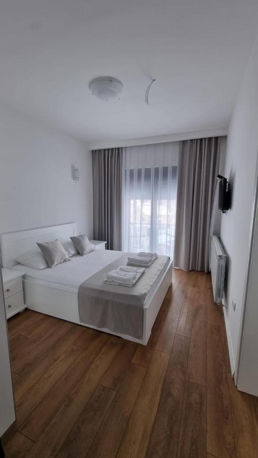 Elan Luxury Apartments & Rooms Плав Екстериор снимка