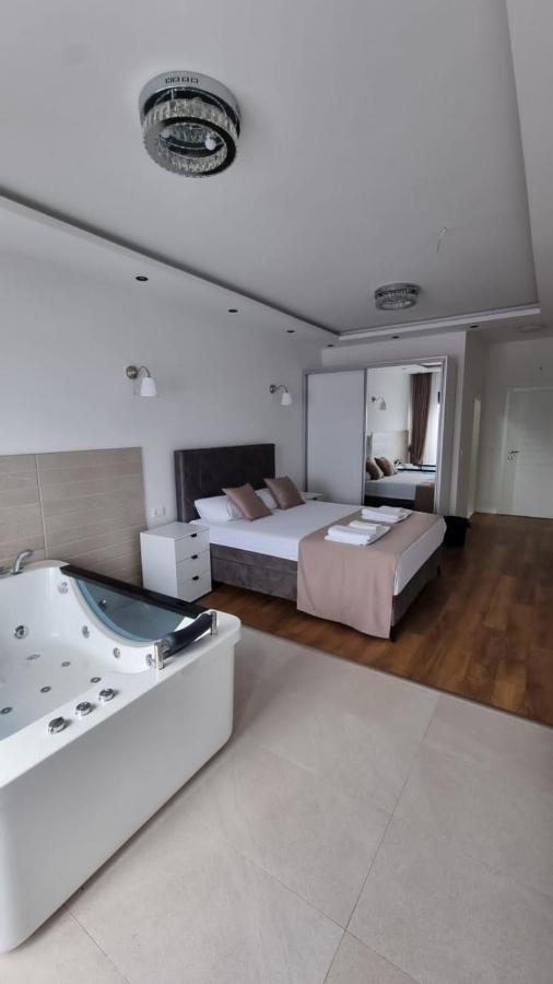 Elan Luxury Apartments & Rooms Плав Екстериор снимка