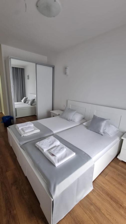 Elan Luxury Apartments & Rooms Плав Екстериор снимка