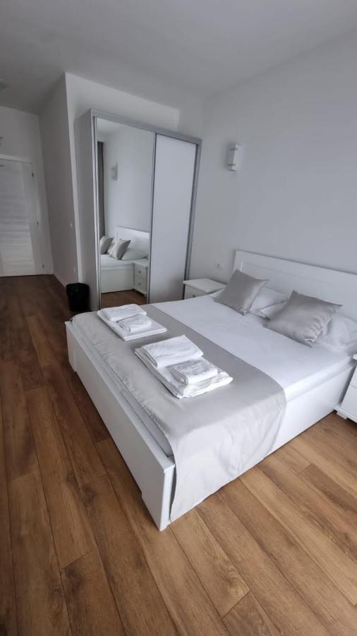 Elan Luxury Apartments & Rooms Плав Екстериор снимка