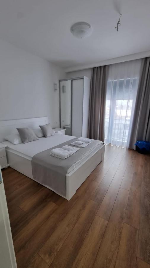 Elan Luxury Apartments & Rooms Плав Екстериор снимка