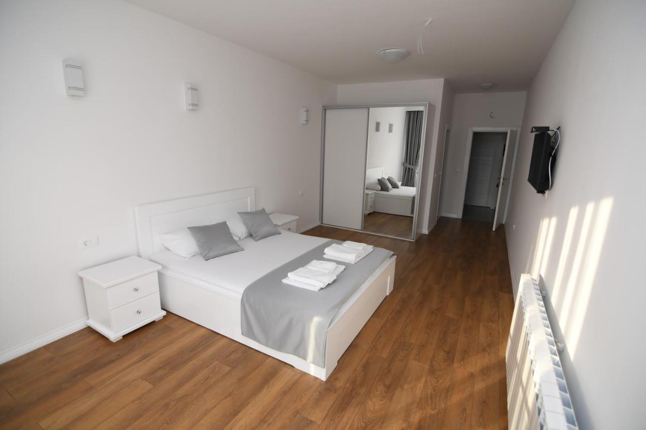 Elan Luxury Apartments & Rooms Плав Екстериор снимка